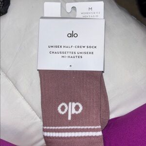 Alo unisex half crew sock size M color smoky quartz